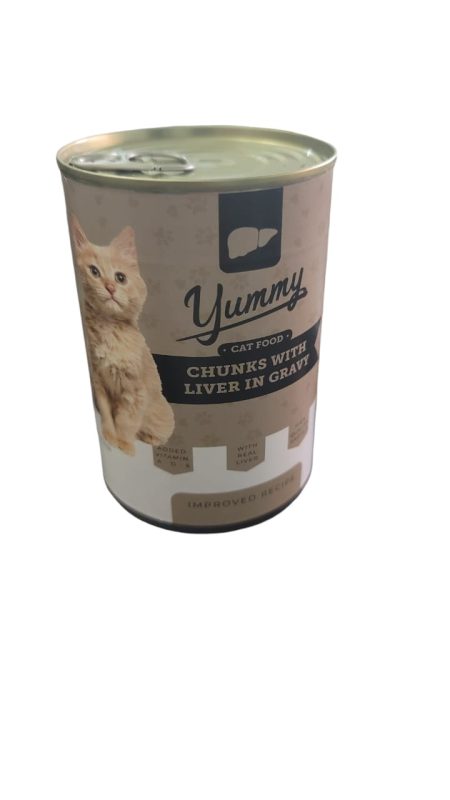 Yummy cat wet food chunks With Liver In Gravy